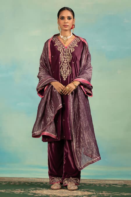 Swati Wadhwani Couture Velvet Zari & Pearl Embroidered Kurta Set 