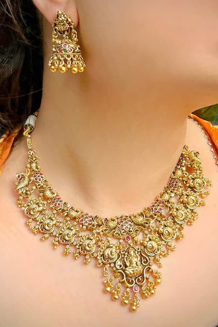 Prestones Floral Motif Necklace Set 