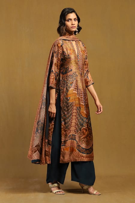 Buy_Ritu Kumar_Beige Silk Embroidery V-neck, Mandarin Collar Printed And Kurta Set 