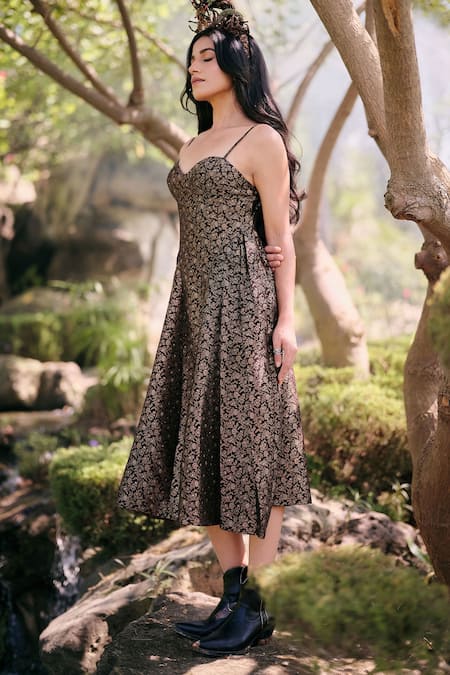 Safaa Black Silk Embroidery Sweetheart Neck La Oree Floral Woven Dress at Aza Fashions Safaa_Black Silk Embroidery Sweetheart Neck La Oree Floral Woven Dress _at_Aza_Fashions