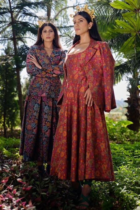 Buy_Safaa_Black Silk Embroidery La Noire Motif Blazer And Skirt Set 