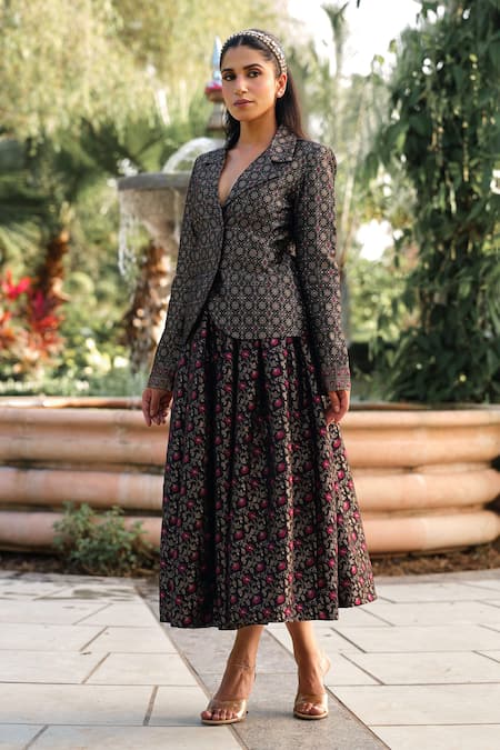 Buy Safaa Black Silk Embroidery, Zari La Belle Lueur Baroque Blazer With Skirt Online at Aza Fashions Buy_Safaa_Black Silk Embroidery, Zari La Belle Lueur Baroque Blazer With Skirt _Online_at_Aza_Fashions