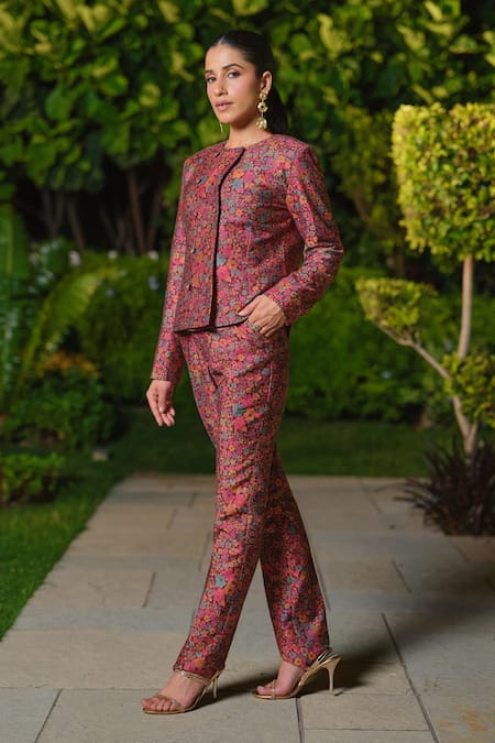 Buy_Safaa_Burgundy Silk Embroidery Round Neck La Petite Fleur Woven Jacket And Pant Set 