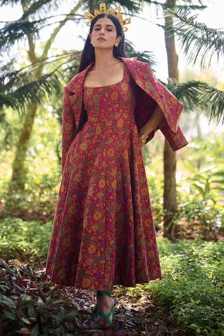 Buy_Safaa_Magenta Silk Embroidery Square La Rouge Lumiere Floral Woven Dress With Blazer _Online_at_Aza_Fashions