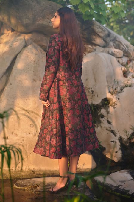 Safaa La Vie En Rose Woven Blazer Skirt Set 