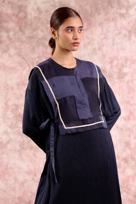 Buy_Doodlage_Navy Bemberg, Silk Embroidery Split V-, Round Muga Kurta _Online_at_Aza_Fashions