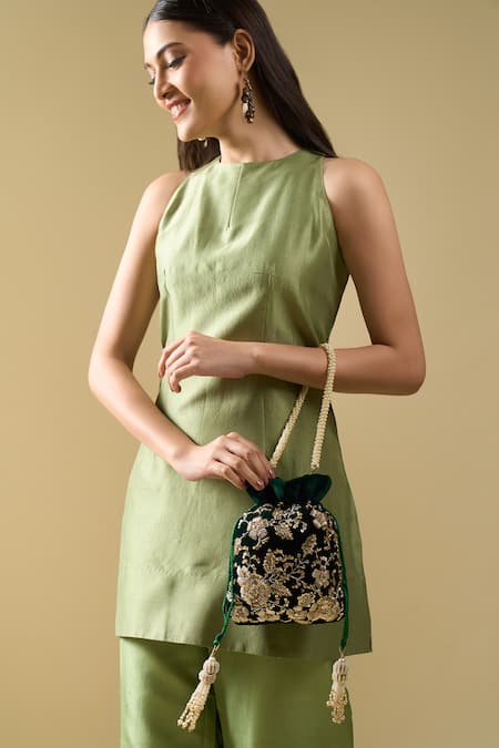 Buy Nazaakat By Samara Singh Green Embroidery, Zari, Tassels, Beads Maharani Hand Potli Bag Online at Aza Fashions Buy_Nazaakat By Samara Singh_Green Embroidery, Zari, Tassels, Beads Maharani Hand Potli Bag _Online_at_Aza_Fashions
