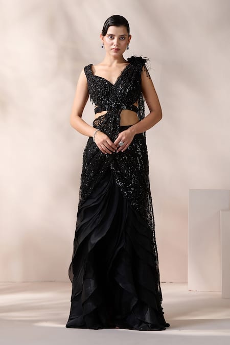 Chaashni By Maansi And Ketan Embellished Pre-Draped Saree With Blouse 