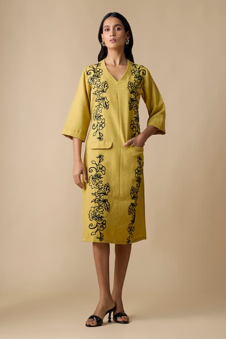 Linera Embroidered V-Neck Dress 