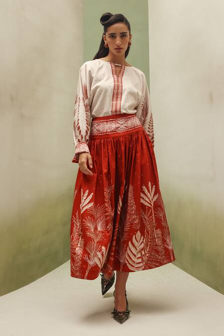 Buy_NOIB_Ivory Cotton Satin Beads Boat , Keyhole Elle Night Safari Print Top _Online_at_Aza_Fashions