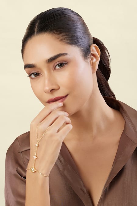 Shop Isharya Gold Plated Crystals, Stones Amritas Pocaris Hand Harness Online at Aza Fashions Shop_Isharya_Gold Plated Crystals, Stones Amritas Pocaris Hand Harness _Online_at_Aza_Fashions