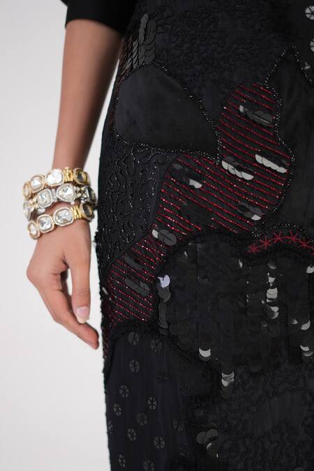 Betrue_Black Cotton Satin Collared, V-neck Everyday Essential Shirt _at_Aza_Fashions