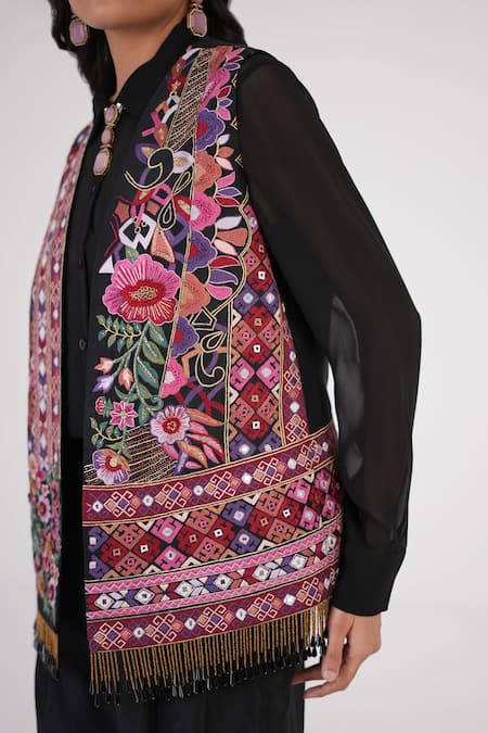 Buy_Betrue_Black Silk Embroidery, Mirrors, Beads Round Opulent Floral Pattern Waistcoat 