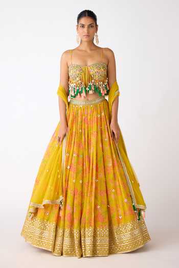 Basanti Kapde aur Koffee Tassel Embroidered Blouse Lehenga Set