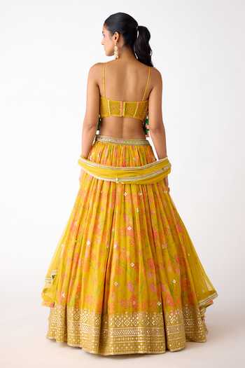 Basanti Kapde aur Koffee Tassel Embroidered Blouse Lehenga Set