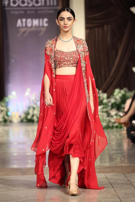 Basanti Kapde aur Koffee Pre-Draped Saree With Embroidered Cape 