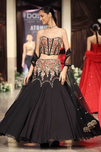 Basanti Kapde aur Koffee Floral Embroidered Corset Lehenga Set 