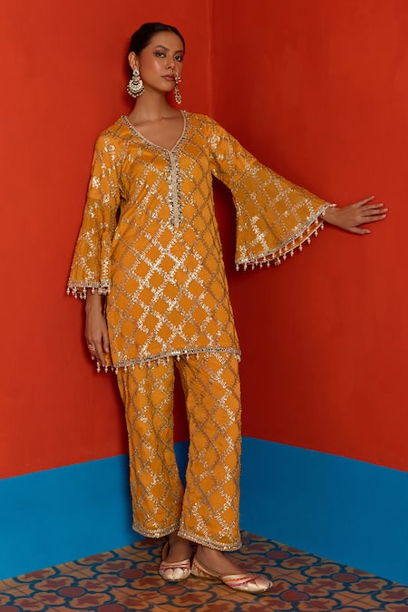 Buy_Mustard Moon By Neyha And Vrinda_Yellow Georgette Gota Patti, Pearls, Mirrors V-neck Embroidered Kurta And Pant Set _Online_at_Aza_Fashions