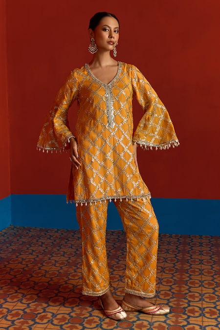 Buy_Mustard Moon By Neyha And Vrinda_Yellow Georgette Gota Patti, Pearls, Mirrors V-neck Embroidered Kurta And Pant Set 