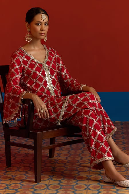Mustard Moon By Neyha And Vrinda_Red Georgette Gota Patti, Pearls, Mirrors V-neck Embroidered Kurta And Pant Set _at_Aza_Fashions