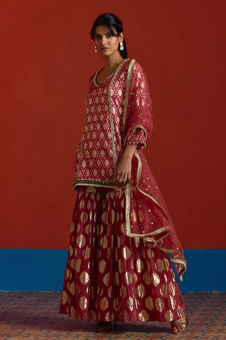 Mustard Moon By Neyha And Vrinda Wine Chanderi, Net Pearls, Zari, Gota Patti V-neck Banarasi Kurta Sharara Set Online at Aza Fashions Mustard Moon By Neyha And Vrinda_Wine Chanderi, Net Pearls, Zari, Gota Patti V-neck Banarasi Kurta Sharara Set _Online_at_Aza_Fashions