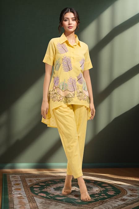 Naintara Bajaj Shirt Collar Embroidered Kurta Set 