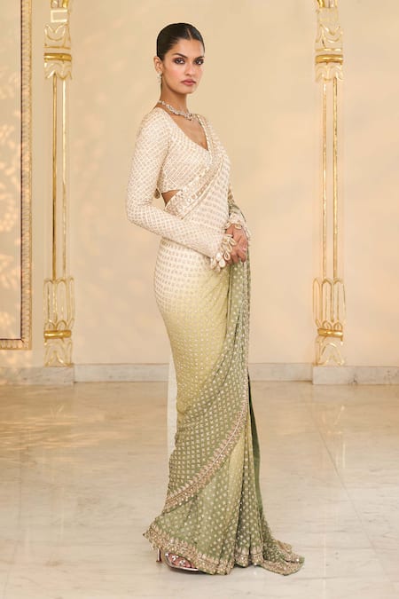 Arpita Mehta_Off White Georgette Embroidery, Sequins, Zari Sweetheart Shaded Hand Star Set _Online_at_Aza_Fashions