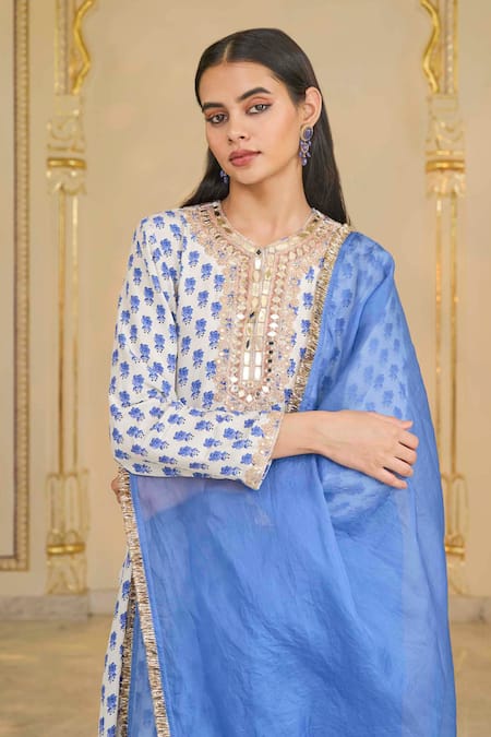 Buy_Arpita Mehta_Off White Crepe, Organza Mirrors, Embroidery Bloom Butti Print Work Kurta Set _Online_at_Aza_Fashions