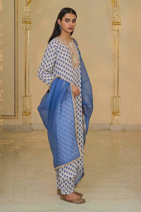 Shop_Arpita Mehta_Off White Crepe, Organza Mirrors, Embroidery Bloom Butti Print Work Kurta Set _Online_at_Aza_Fashions