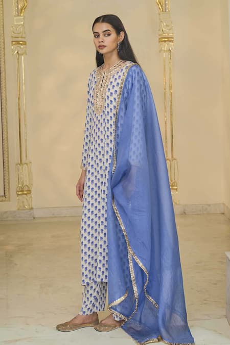 Arpita Mehta_Off White Crepe, Organza Mirrors, Embroidery Bloom Butti Print Work Kurta Set _at_Aza_Fashions