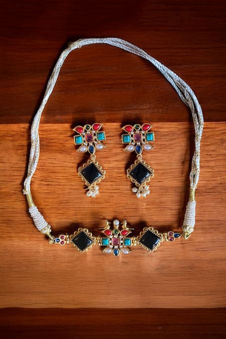 Amaara Jewels Noir Royalty Navratan Choker Set 