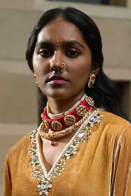 Amaara Jewels Naaz Embellished Choker Set 