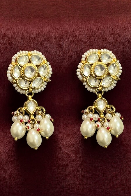 Amaara Jewels Sunehri Pearl Embellished Choker Set 