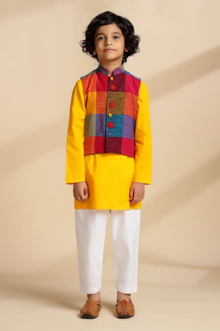 Shop The Cotton Staple Multi Color Cotton Fabric Flowers Meadow Checkered Bundi And Kurta Set Online at Aza Fashions Shop_The Cotton Staple_Multi Color Cotton Fabric Flowers Meadow Checkered Bundi And Kurta Set _Online_at_Aza_Fashions