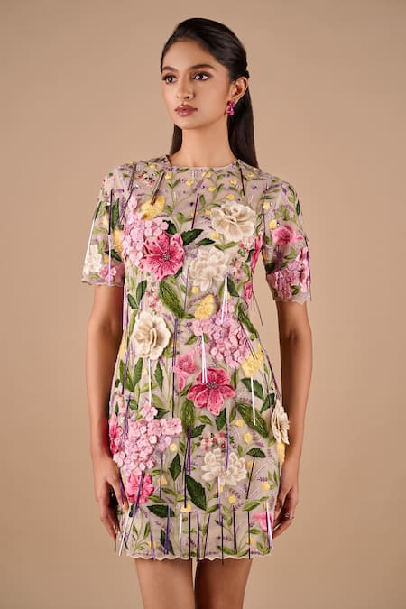 Shriya Som_Pink Tulle Embroidery, Sequins Round Neck Floral Bodycon Dress _Online_at_Aza_Fashions