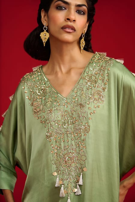 Buy_Megha Pitti_Green Modal, Satin Sequins, Zari, Tassels V-neck And Zardozi Embroidered Kurta Set _Online_at_Aza_Fashions
