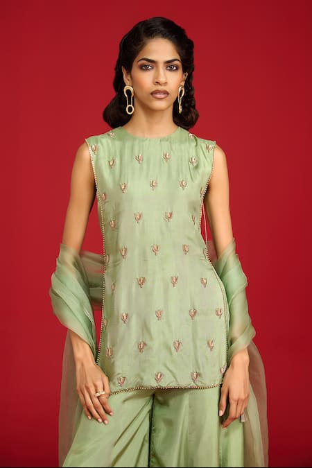 Buy_Megha Pitti_Green Silk, Organza Sequins, Zari, Tassels Round And Zardozi Embroidered Kurta Set _Online_at_Aza_Fashions