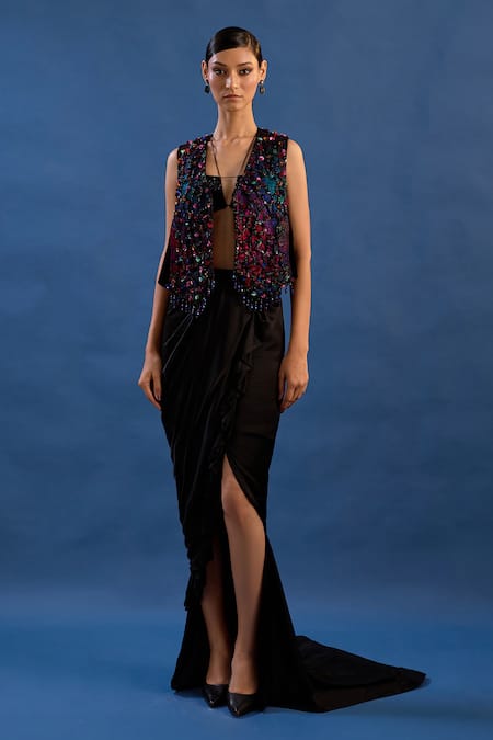 Cedar & Pine Gatsby Pre-Draped Saree Set With Embroidered Jacket 