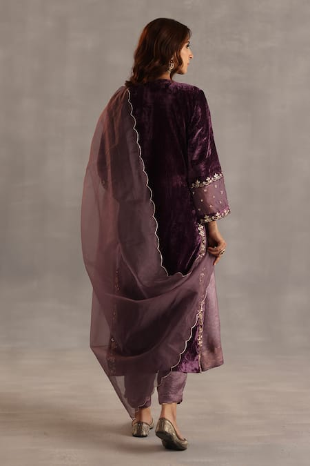 Begum Megh Embroidered Kurta Set 