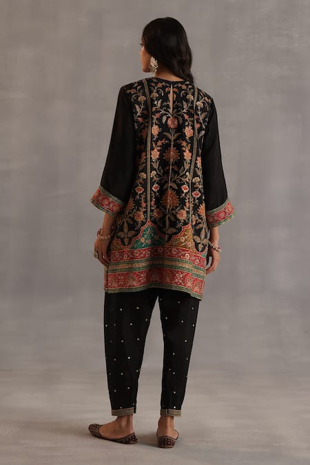 Begum Yaman Embroidered Kurta Salwar Set 