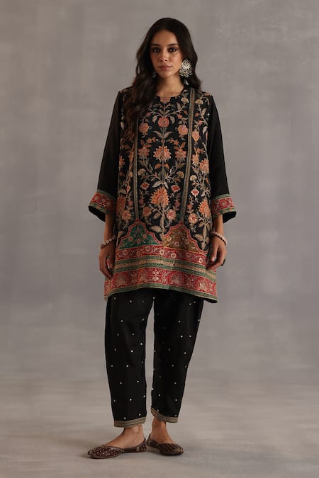Begum Yaman Embroidered Kurta Salwar Set 