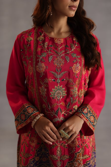 Buy_Begum_Magenta Silk Sequins, Zari, Embroidery Round Neck Yaman Kurta Salwar Set 