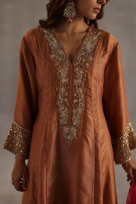 Buy_Begum_Orange Tissue, Silk, Organza Mirrors, Metallic Ahiri Embroidered Kurta Set _Online_at_Aza_Fashions