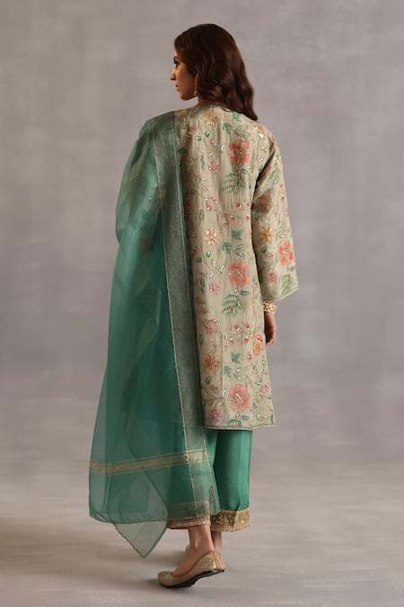 Begum Marwa Embroidered Kurta Set 