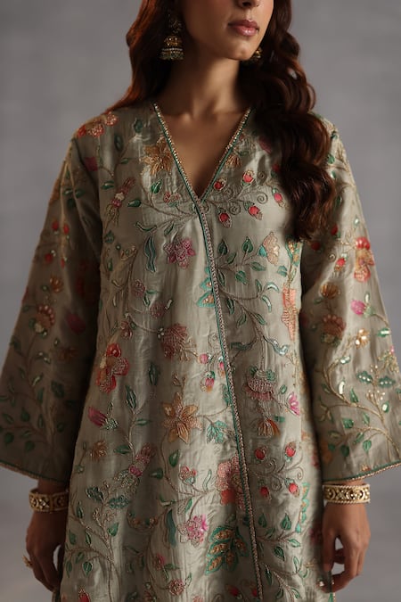 Buy_Begum_Multi Color Silk, Organza Zari, Sequins, Embroidery V-neck Marwa Kurta Set _Online_at_Aza_Fashions