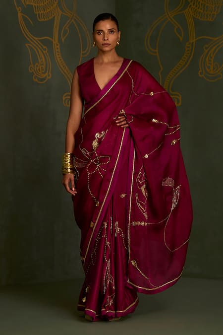 Sitaraa Pritha Embroidered Saree With Blouse 