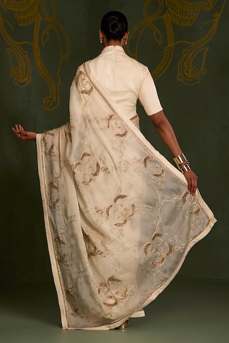 Sitaraa Indrani Yali Motif Saree With Blouse 