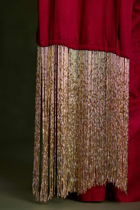 Shop_Sitaraa_Red Silk Zari, Tassels Sweetheart Vajraya Pre-draped Saree And Corset Blouse Set _Online_at_Aza_Fashions