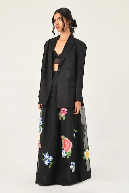 Payal Pratap_Black Silk Organza Embroidery Gertrude Digital Skirt _Online_at_Aza_Fashions