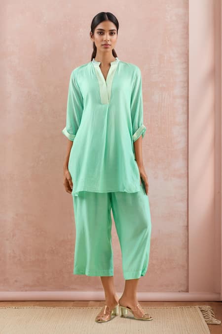 Kanika Sharma Chanderi Silk Embroidered Kurta Set 